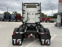 2021 Freightliner CASCADIA 116
