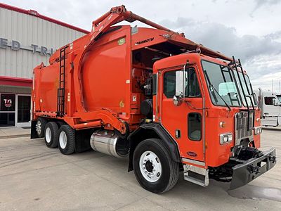 2017 Peterbilt 320