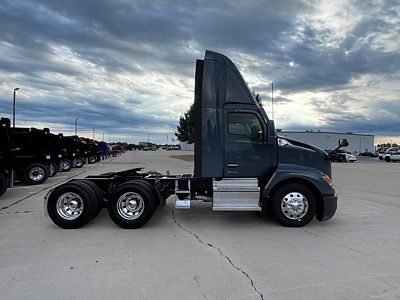 2023 Kenworth T680