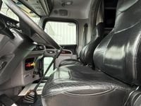 2023 Peterbilt 389