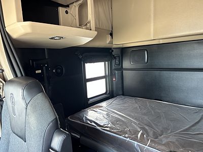 2023 Kenworth T680