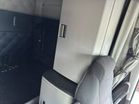 2023 Kenworth T680