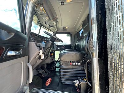 2023 Peterbilt 389