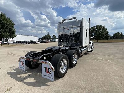 2025 Peterbilt 579