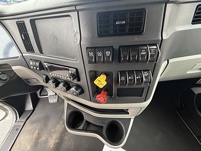 2023 Peterbilt 579
