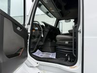 2020 Volvo VNL64T760