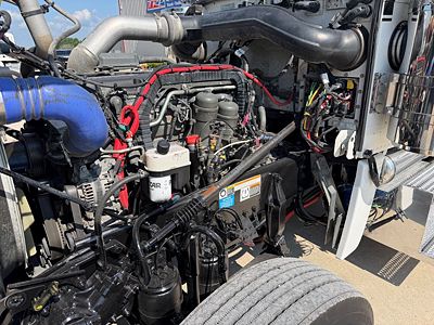 2023 Peterbilt 389