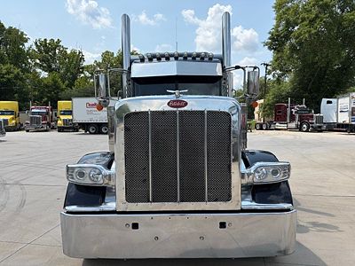 2023 Peterbilt 389