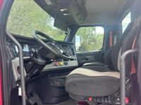 2020 Freightliner CASCADIA 126