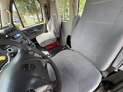 2019 Freightliner CASCADIA 126