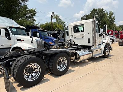 2021 Peterbilt 567