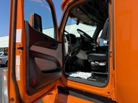 2023 Peterbilt 579