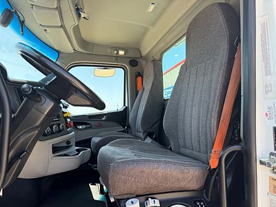 2023 Peterbilt 579