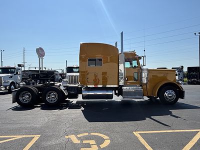 2017 Peterbilt 389