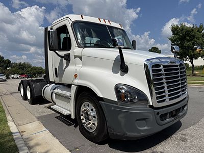 2019 Freightliner CASCADIA 126