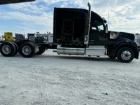 2023 Kenworth W990