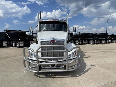 2025 Peterbilt 579