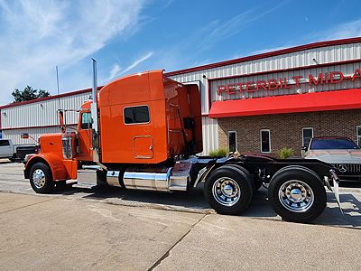 2017 Peterbilt 389