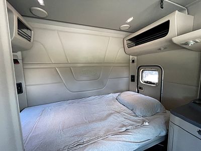 2022 Peterbilt 567