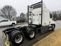 2022 Freightliner CASCADIA 116