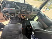 2022 Peterbilt 389