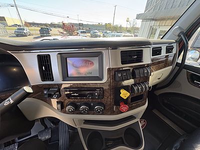 2025 Peterbilt 589