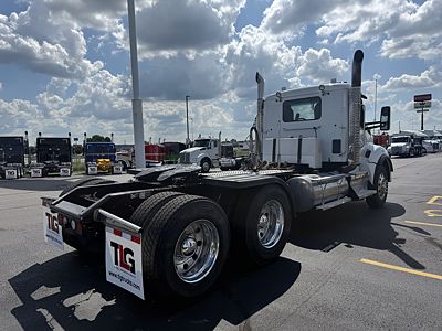2022 Kenworth T880