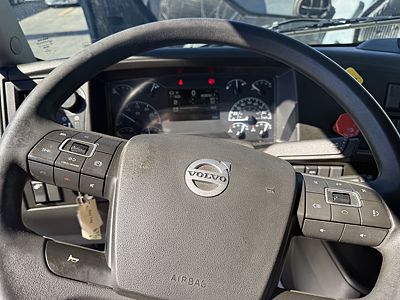 2020 Volvo VNL42T