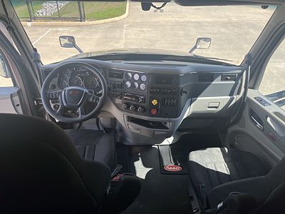 2020 Peterbilt 579