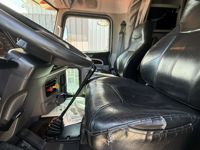 2023 Peterbilt 389