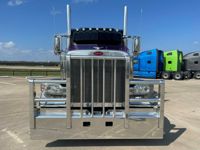 2023 Peterbilt 389