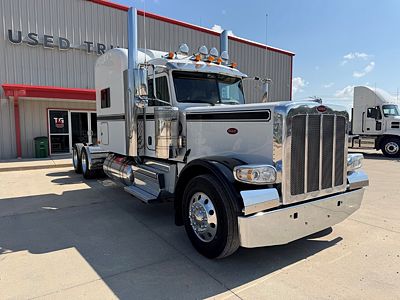 2023 Peterbilt 389