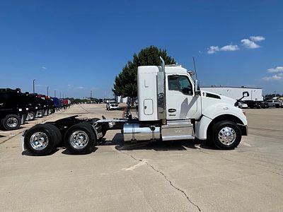 2023 Kenworth T880