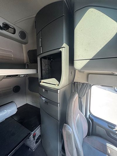 2025 Volvo Vnl 860
