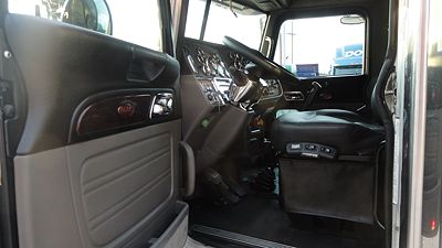 2018 Peterbilt 389