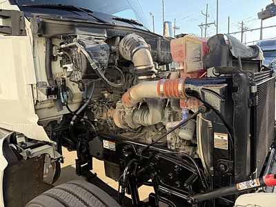 2023 Kenworth T880