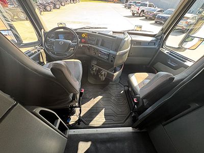 2025 Volvo Vnl 860