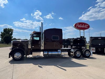 2024 Peterbilt 389