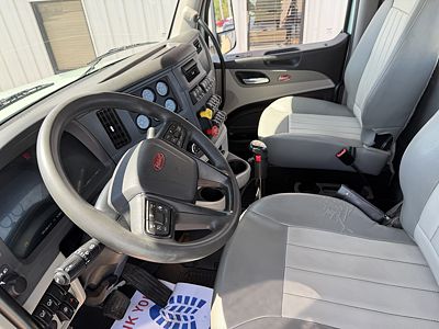 2023 Peterbilt 567