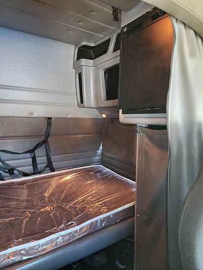 2017 Peterbilt 389