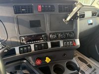 2022 Kenworth T880