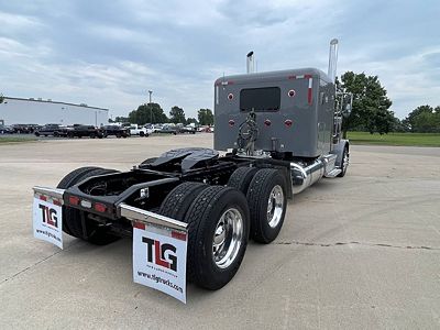 2024 Peterbilt 389