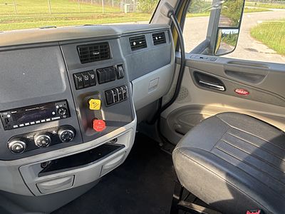 2021 Peterbilt 579