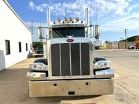 2019 Peterbilt 389-131