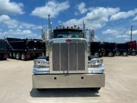 2023 Peterbilt 389