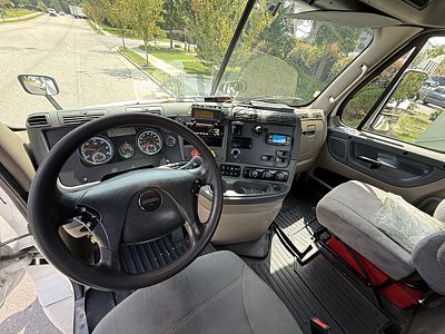 2019 Freightliner CASCADIA 126
