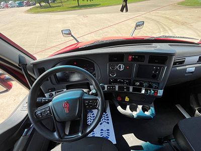 2023 Kenworth T680