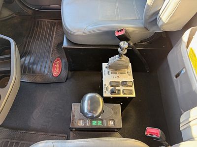 2025 Peterbilt 548
