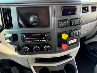 2022 Peterbilt 579