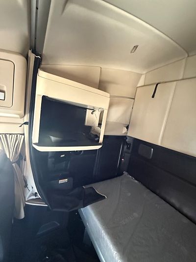 2023 Kenworth T680